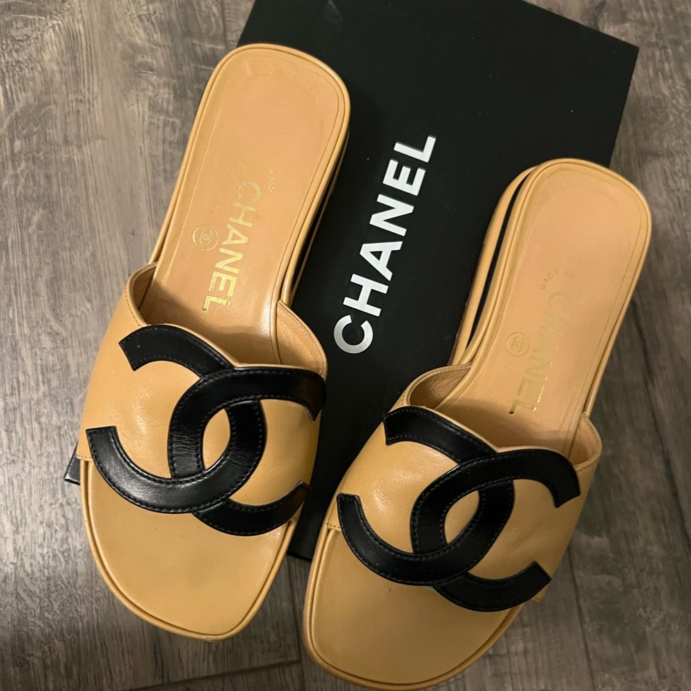 Chanel vintage sandals 🩴